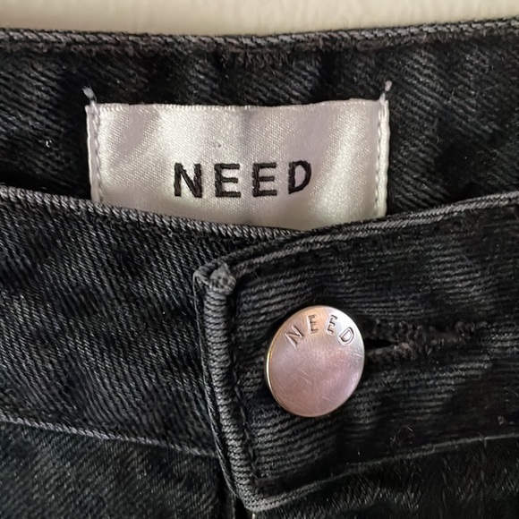 NEED SUPPLY Pen Fit High Rise Relaxed Straight Leg Jeans in Broken Black - Picture 14 of 16